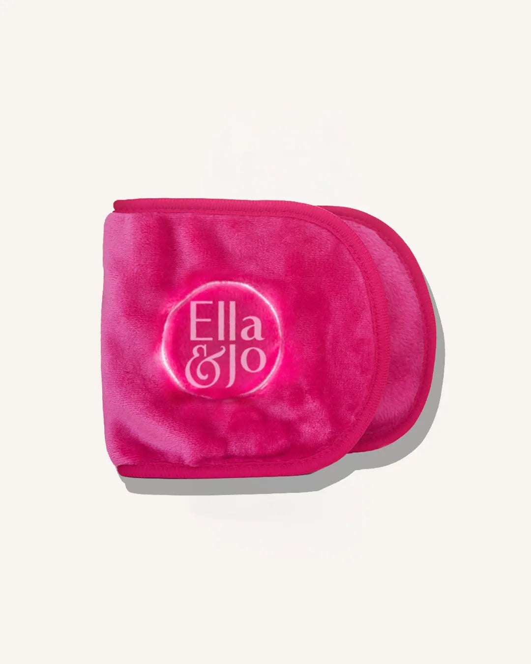 Cleaning Makeup Brushes with the Makeup Brush Cleaning Cloth